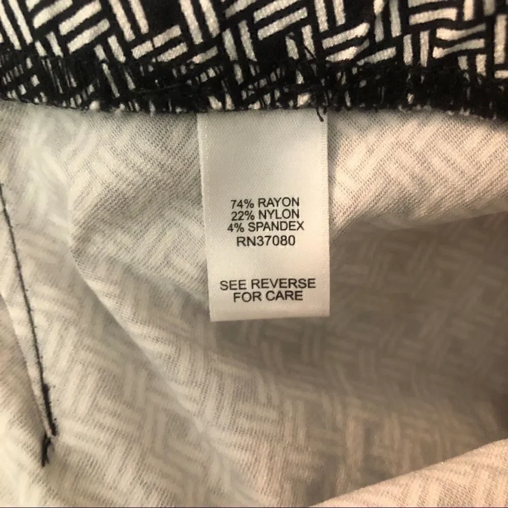 NWT Est 1946 24W Really Nice Black & White Skort!!